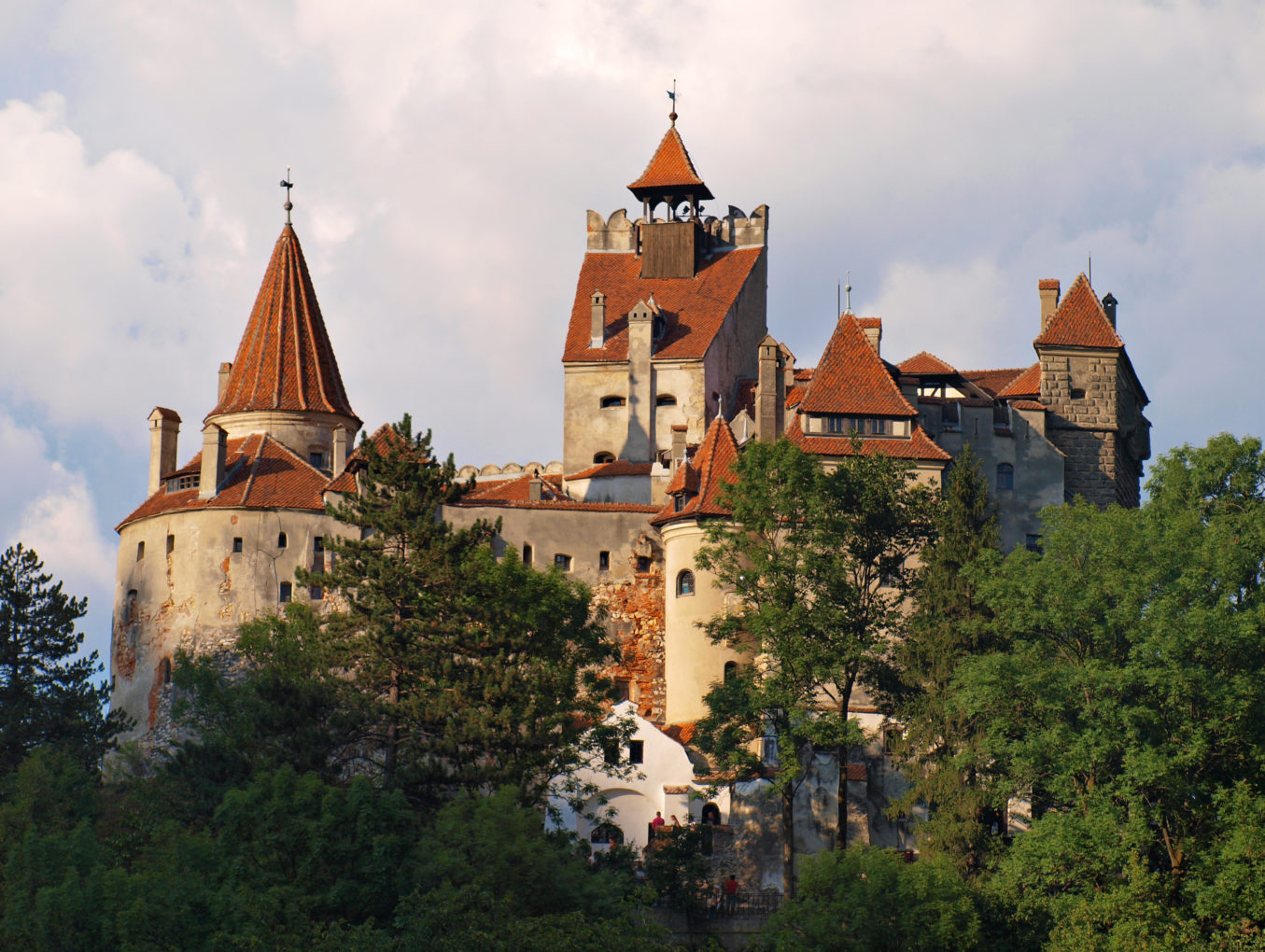 Замок Дракулы в Румынии предлагает гостям пройти бесплатно вакцинацию